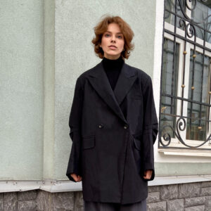 Pattern of an oversized double-breasted jacket.