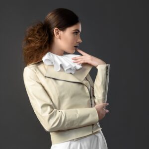 0709 Pattern small-volume leather jacket with vertical reliefs and welt pockets