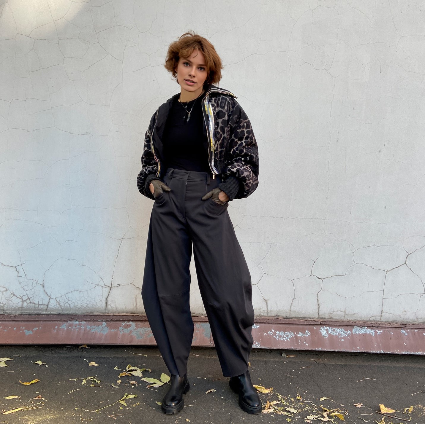 Pattern of horseshoe trousers