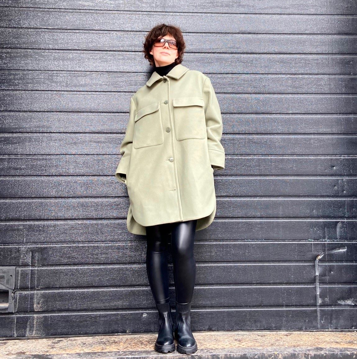 0704 The pattern shirt jacket with chest patch pockets and pockets in the side seams. — изображение 6