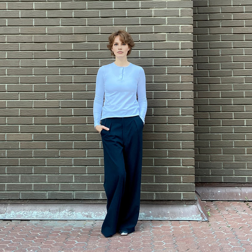 0412 The pattern of trousers has a straight silhouette with an understated seat line and an enlarged long zipper. — изображение 8
