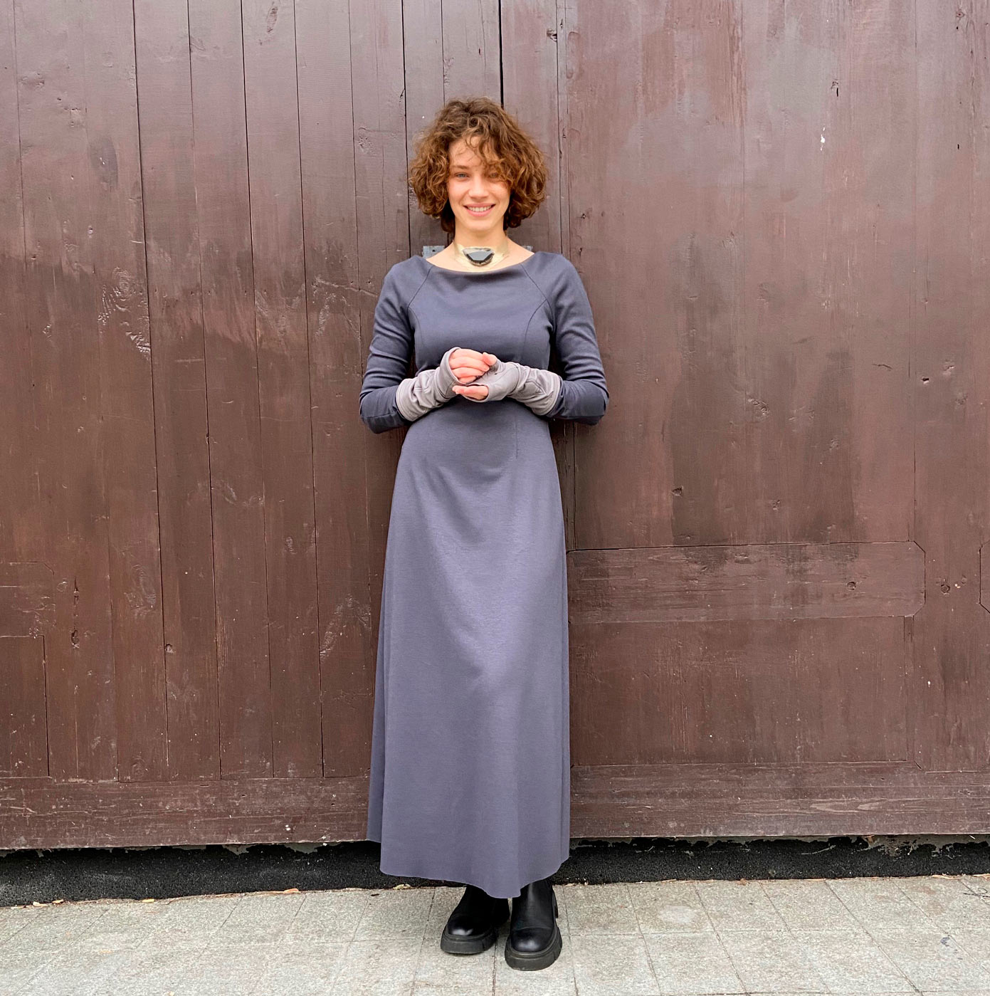 0120 The pattern of a midi dress with a raglan sleeve made of knitwear — изображение 7