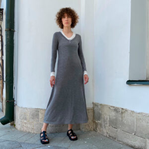 The pattern of a midi dress made of knitwear.