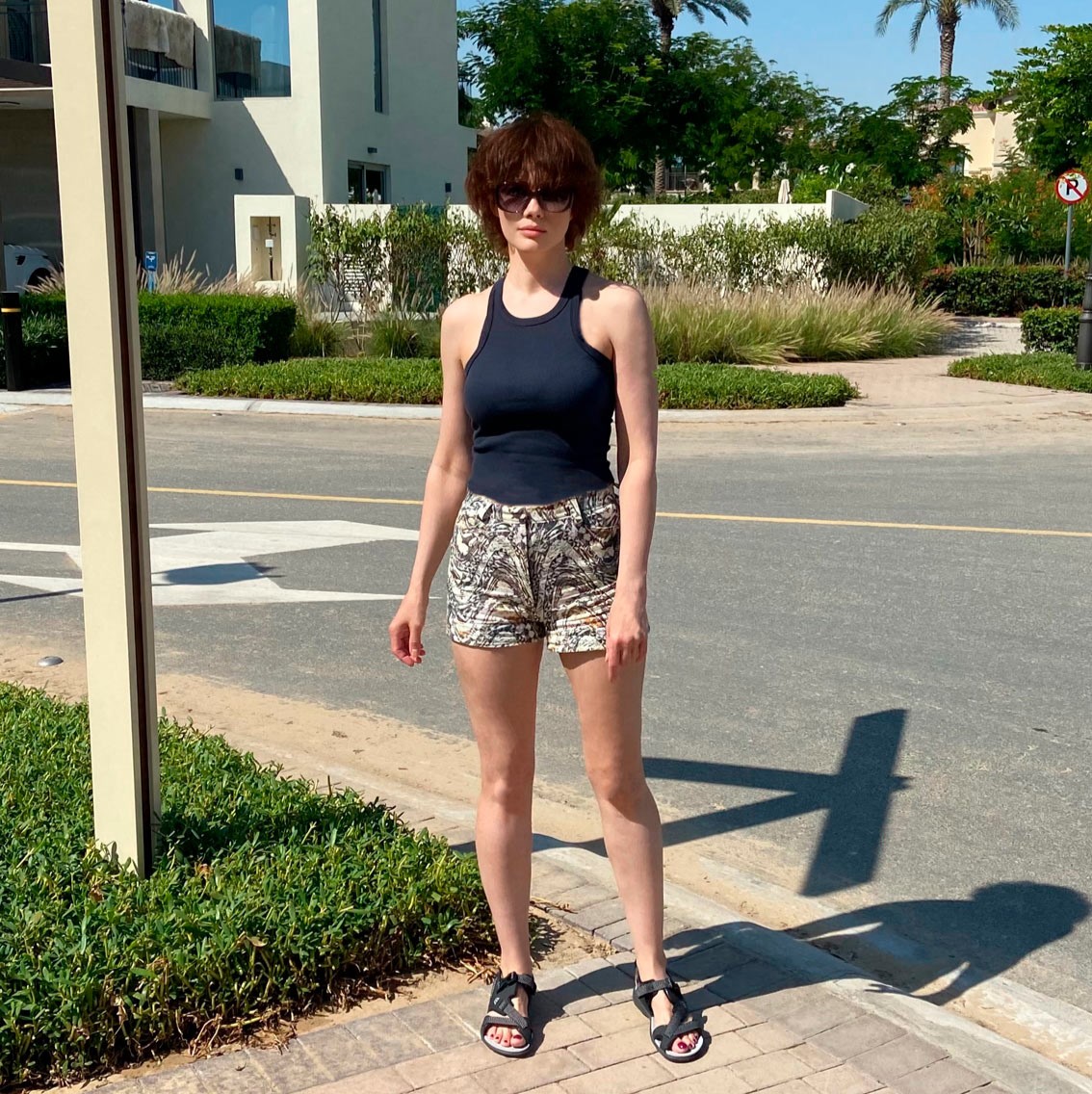 00406 The pattern of classic denim shorts. — изображение 3