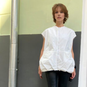 0060 The pattern of a vest with a drape