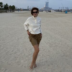 0603 Sweater pattern with button closure and central kangaroo pocket